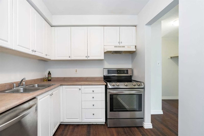 49 Burns Circ, Barrie, L4N5J8 | Image 3