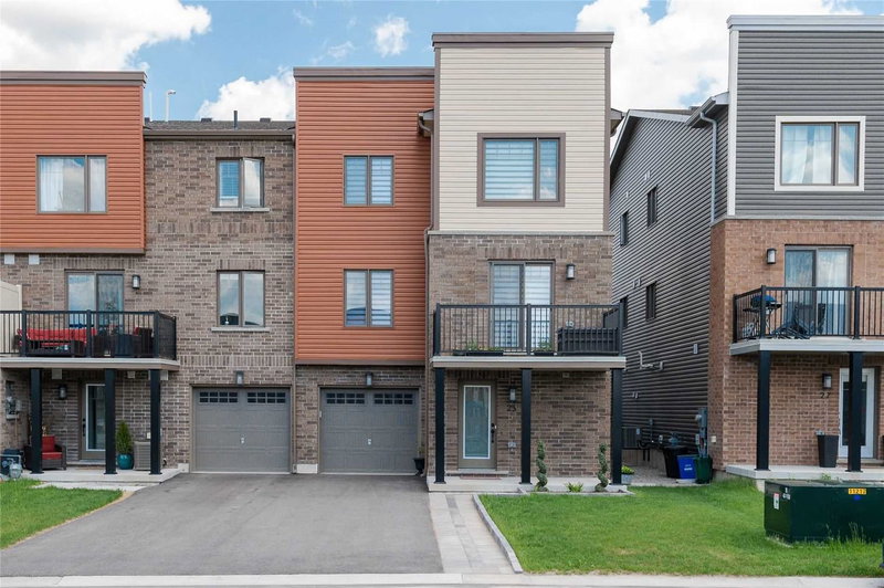 25 Kodiak Terr, Barrie, L9J0J4 | Image 2