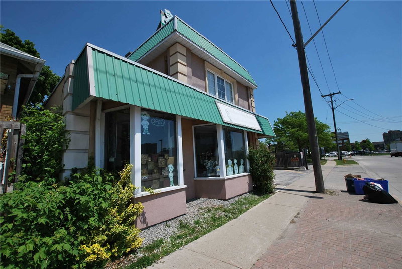 10 Ross St, Barrie, L4N1E7 | Image 2