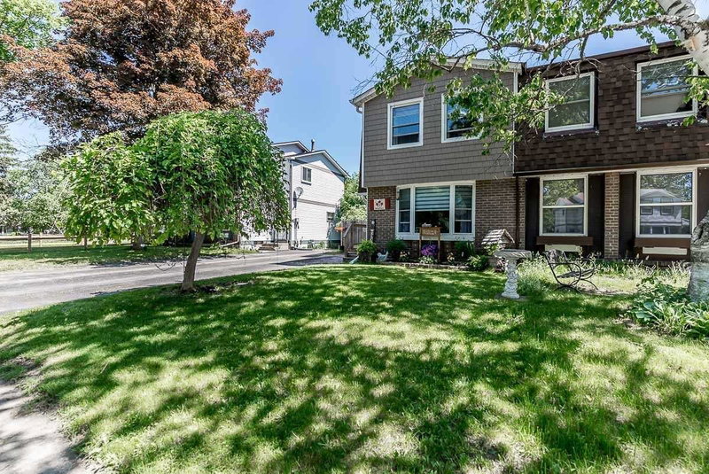 15 Wilde Pl, Barrie, L4N4W6 | Image 3