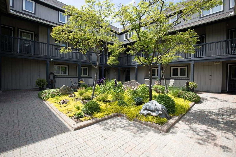 835 Suncrest Circ, Collingwood, L9Y 5C7 | Image 2