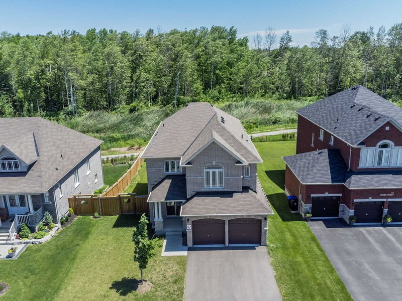 33 Pearl St, Wasaga Beach, L9Z 1J6 | Image 2