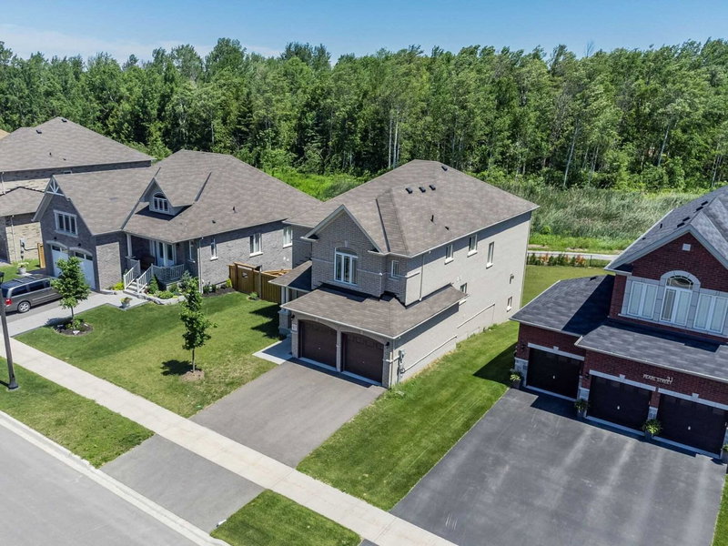 33 Pearl St, Wasaga Beach, L9Z 1J6 | Image 3