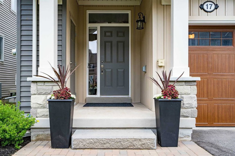 17 Gregory Ave, Collingwood, L9Y 0Z5 | Image 2