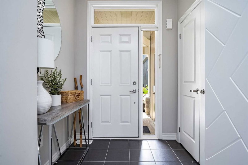 17 Gregory Ave, Collingwood, L9Y 0Z5 | Image 3