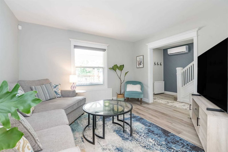 120 Dunlop St, Orillia, L3V 5P4 | Image 3