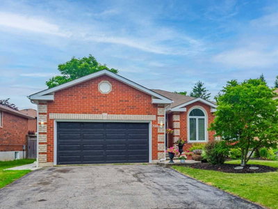 Detached House sold at 300 Cundles Road, Barrie, Ontario, L4N7C9 - Northwest - MLS: S5690549