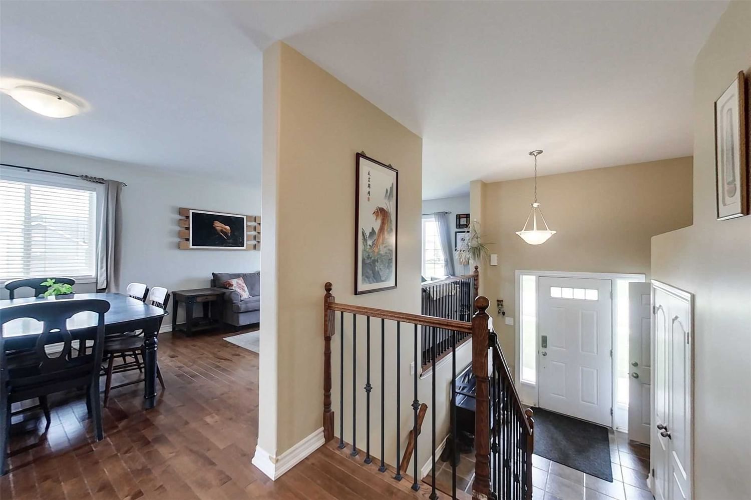 Listing Image 4