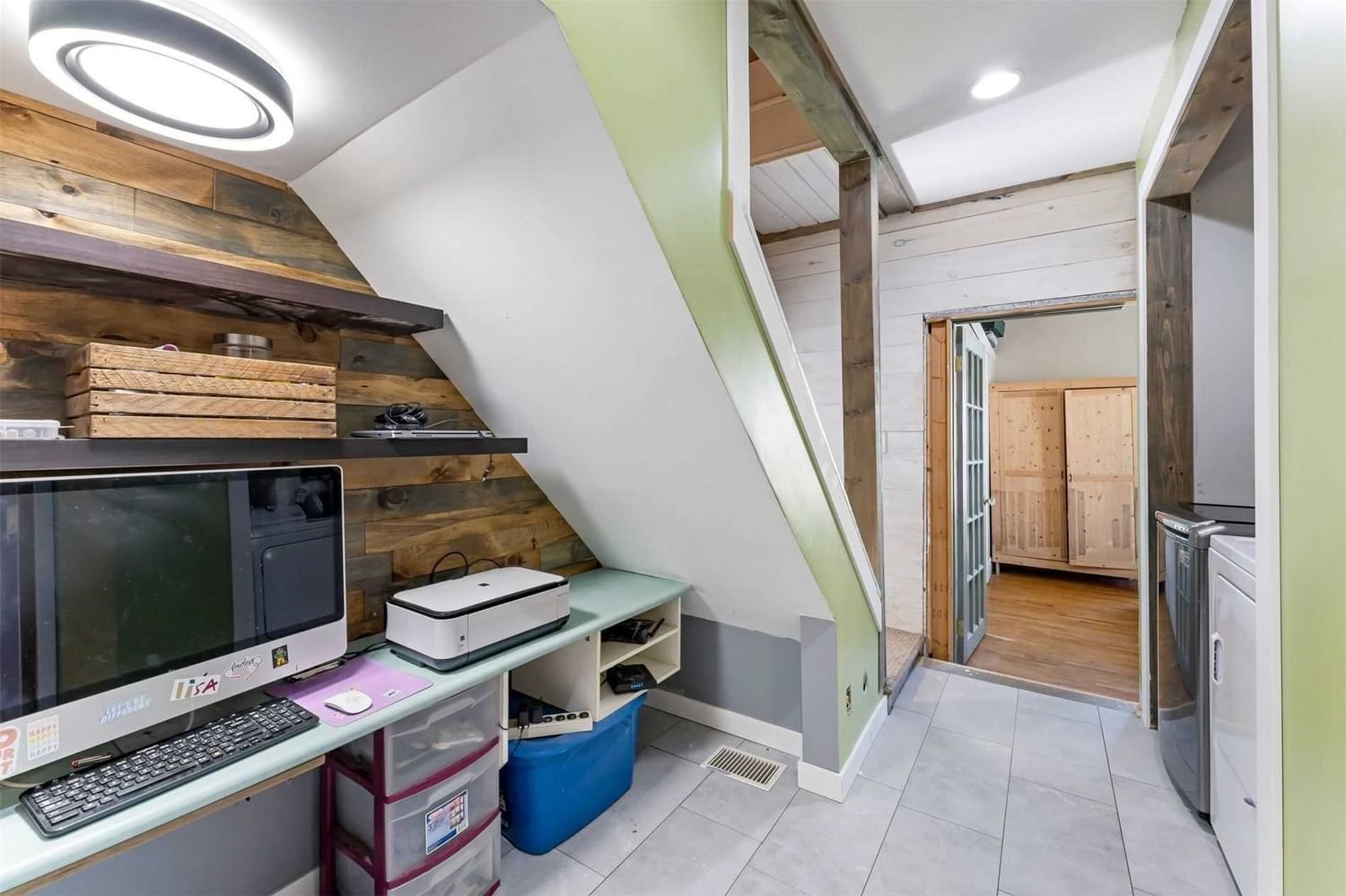 Listing Image 7