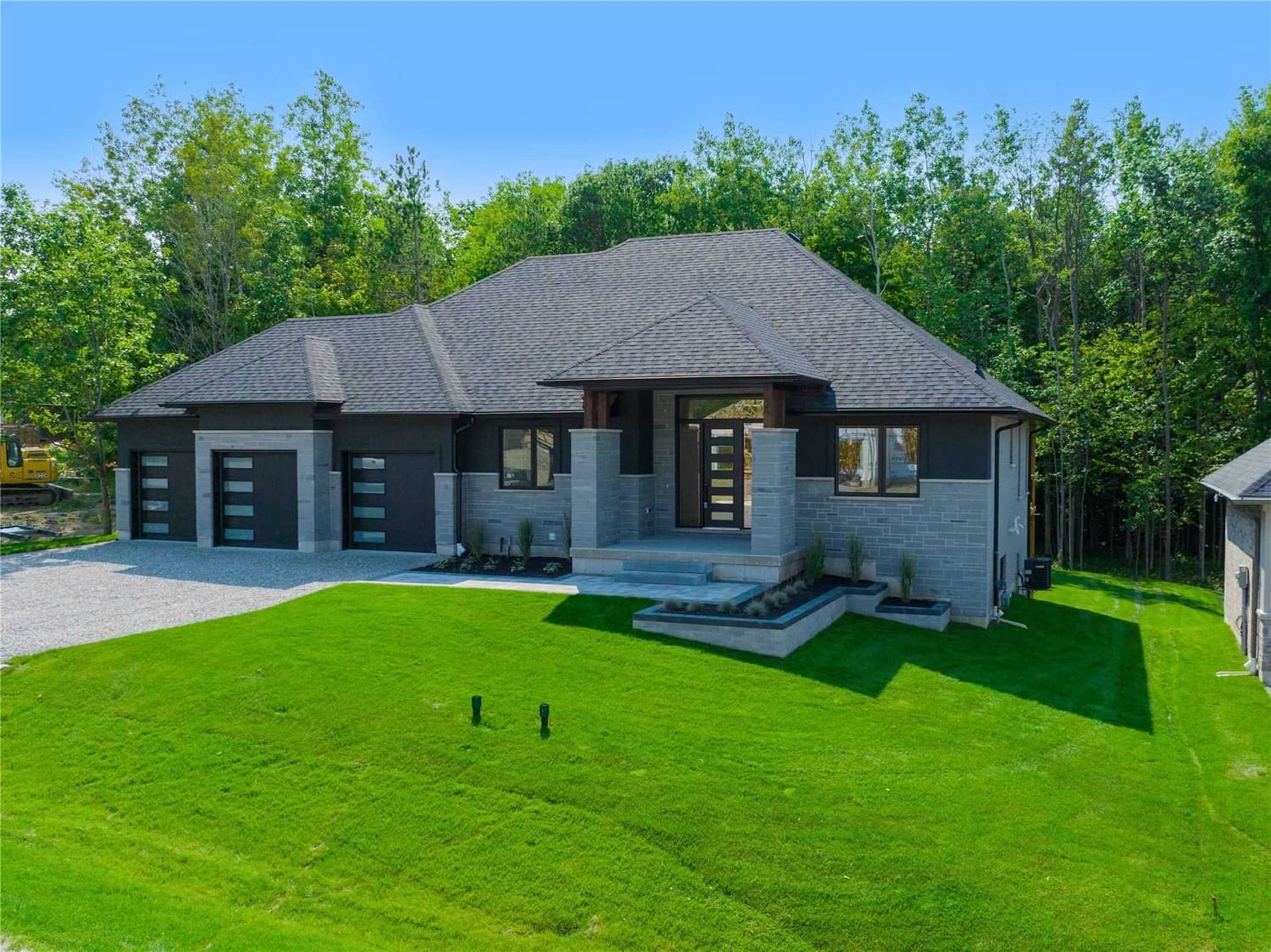 Detached House sold at 10 Jean Miller Court, Springwater, Ontario, L9X 0J1 - Snow Valley - MLS: S5713912