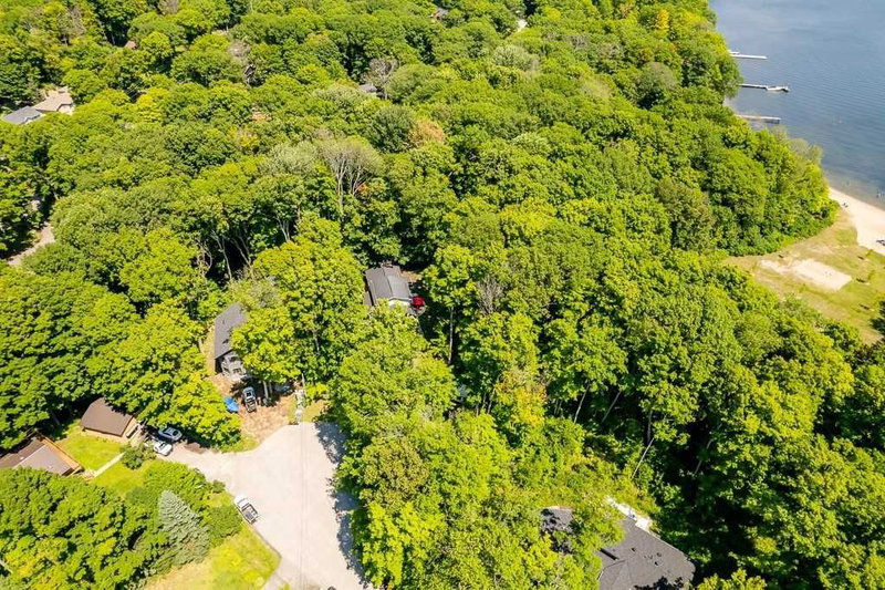 465 Parkview Crt, Midland, L4R 5G3 | Image 3