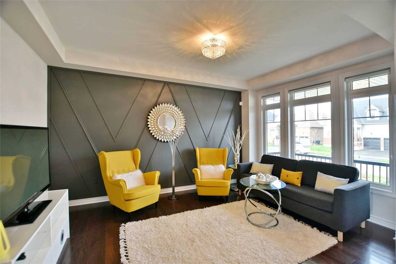 94 Kirby Ave, Collingwood, L9Y4B6 | Image 2