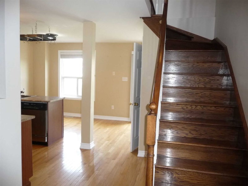 134 Dean Ave, Barrie, L4N0V6 | Image 2