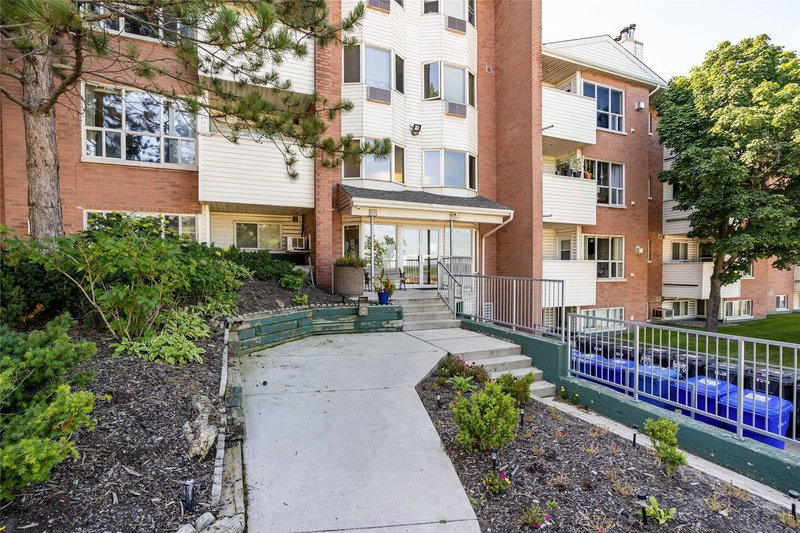 210 - 120 Bell Farm Rd, Barrie, L4M 6J2 | Image 2