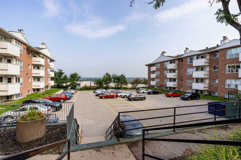 210 - 120 Bell Farm Rd, Barrie, L4M 6J2 | Image 3