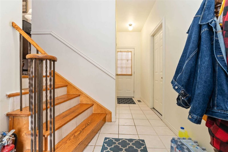 14 Lonsdale Pl, Barrie, L4M 4J1 | Image 2