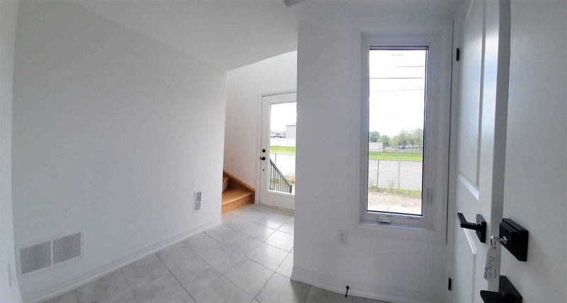 119 Fairlane Ave, Barrie, L9J 0M5 | Image 3