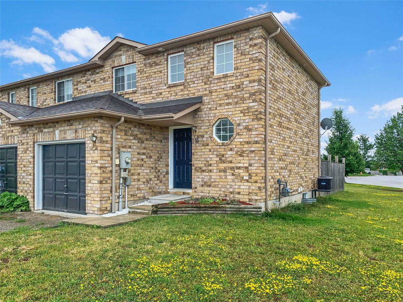 15 Hewitt Pl, Barrie, L4M7B3 | Image 2