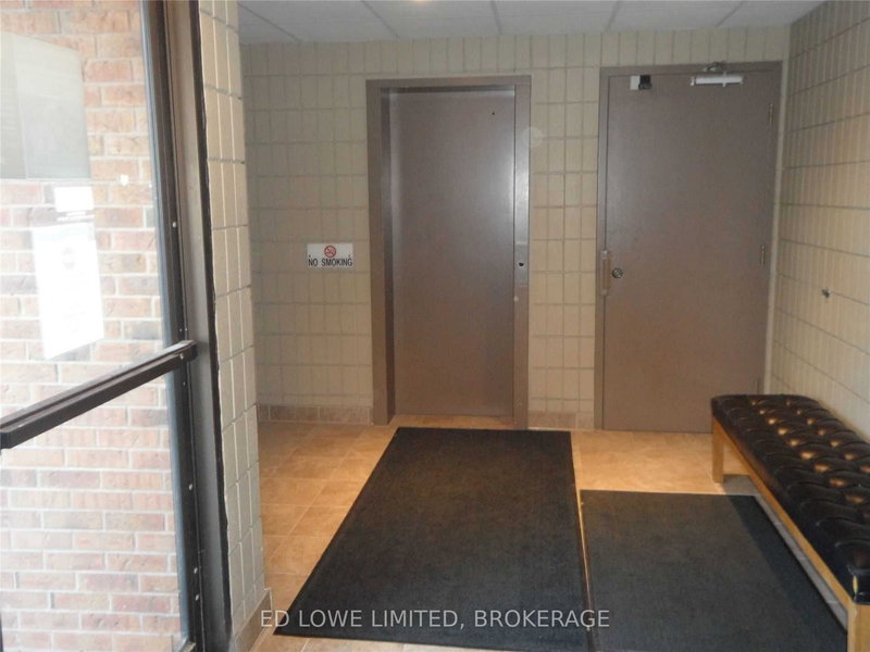 #208 - 331 Bayfield St, Barrie, L4M 3C2 | Image 2