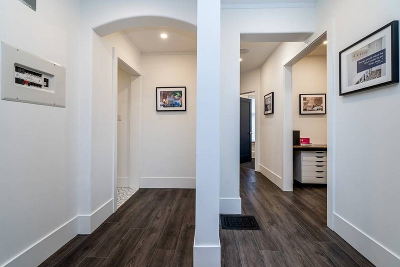 28 Ross St, Barrie, L4N 1E9 | Image 2