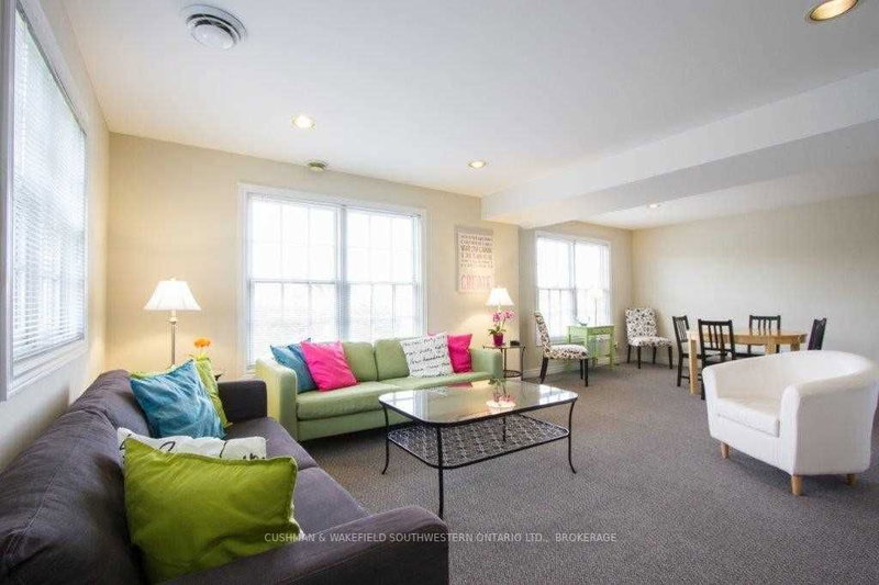 359-363 Duckworth St, Barrie, L4M 3X8 | Image 3