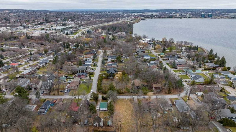 56 Brennan Ave, Barrie, L4N 4B1 | Image 2