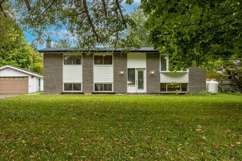 1781 Klondike Park Rd, Wasaga Beach, L9Z 2W8 | Image 3