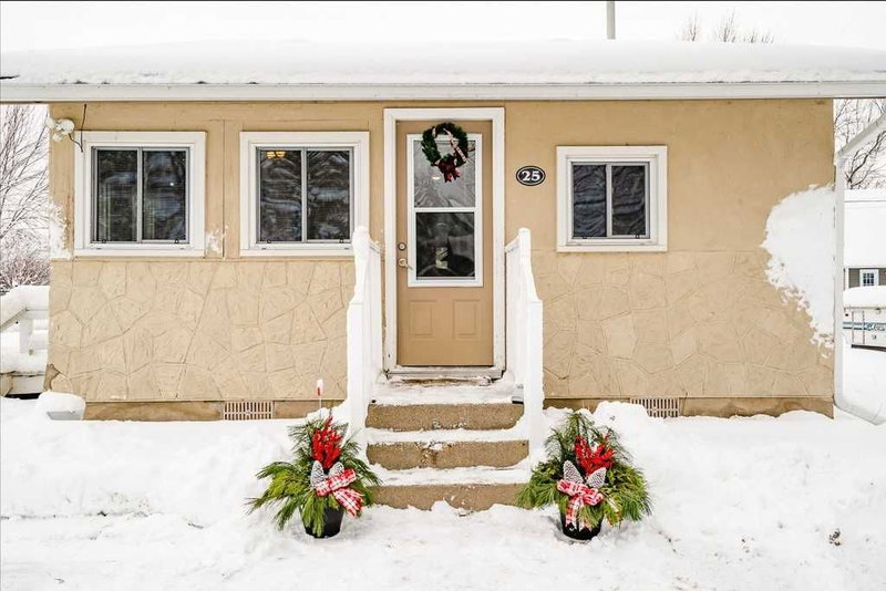 25 Playfair Dr, Tay, L0K 2C0 | Image 2