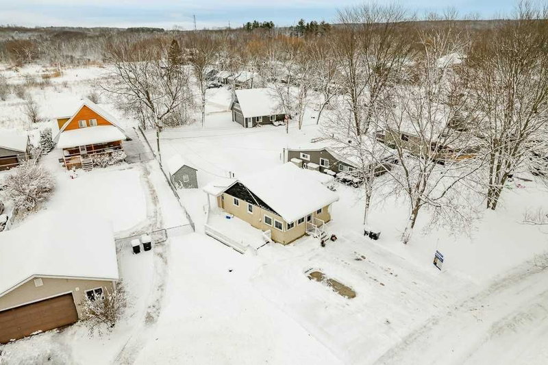 25 Playfair Dr, Tay, L0K 2C0 | Image 3