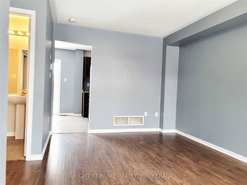 3 Peartree Crt, Barrie, L4N 6N7 | Image 3