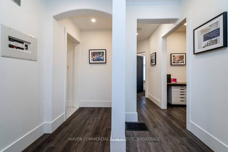 28 Ross St, Barrie, L4N 1E9 | Image 2