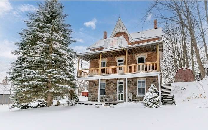 Detached House sold at 4544 Penetanguishene Road, Springwater, Ontario, L0L1V0 - Hillsdale - MLS: S5886608