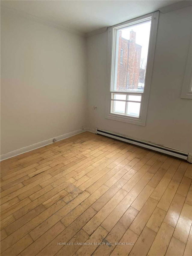 4 - 100 Dunlop Street