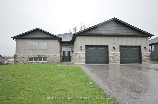1012 Flos Road 4 Road