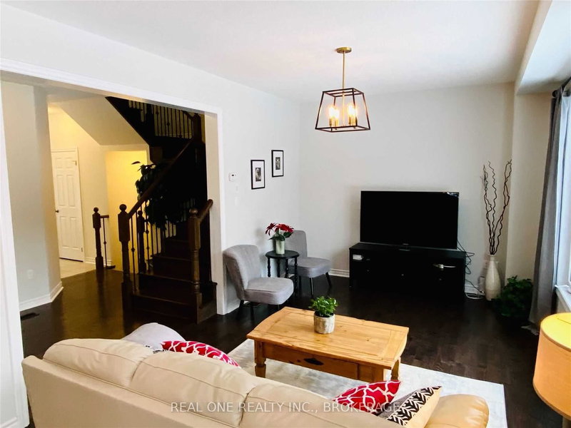 28 Kerr St, Collingwood, L9Y 4B6 | Image 2