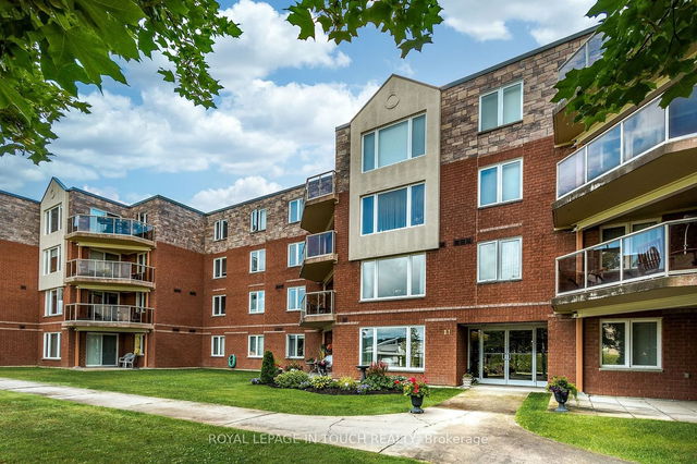 302 - 11 Beck Boulevard