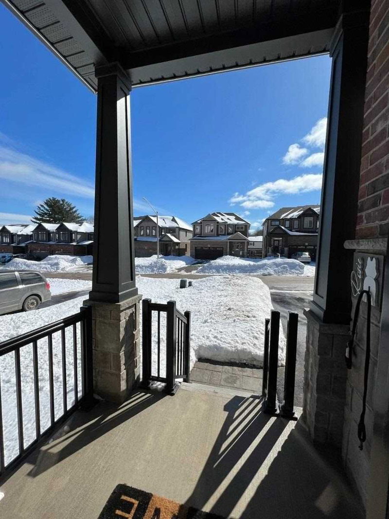 1026 Wright Dr, Midland, L4R 0E4 | Image 2