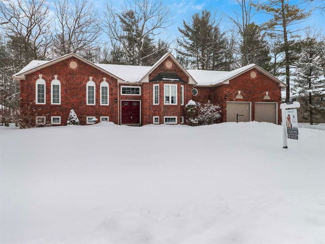 33 Downer Crescent