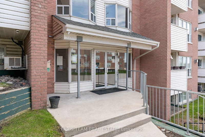 304 - 120 Bell Farm Rd, Barrie, L4M 6J2 | Image 3