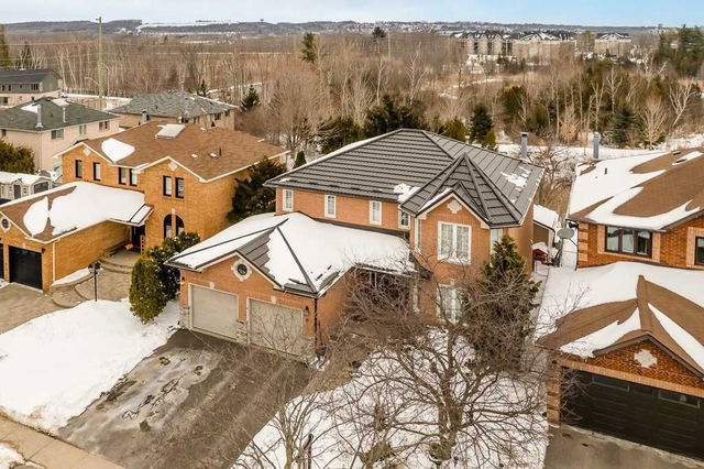 8 Bishop Drive