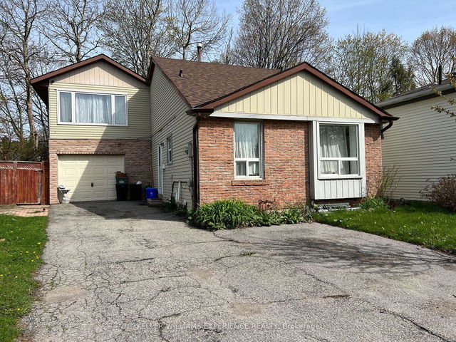 65 MOWAT Crescent