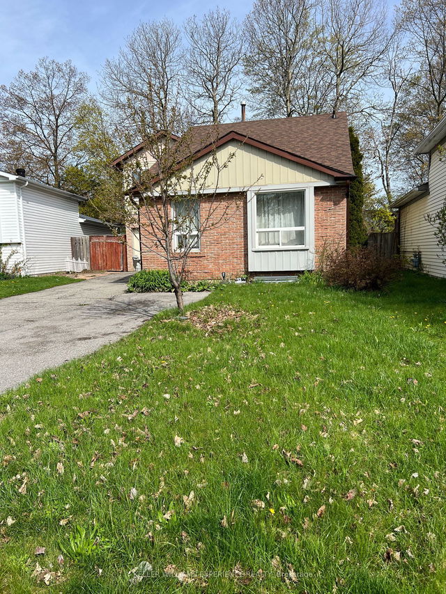 65 MOWAT Crescent