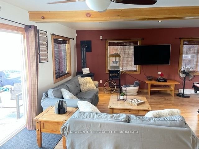 Listing Image 7