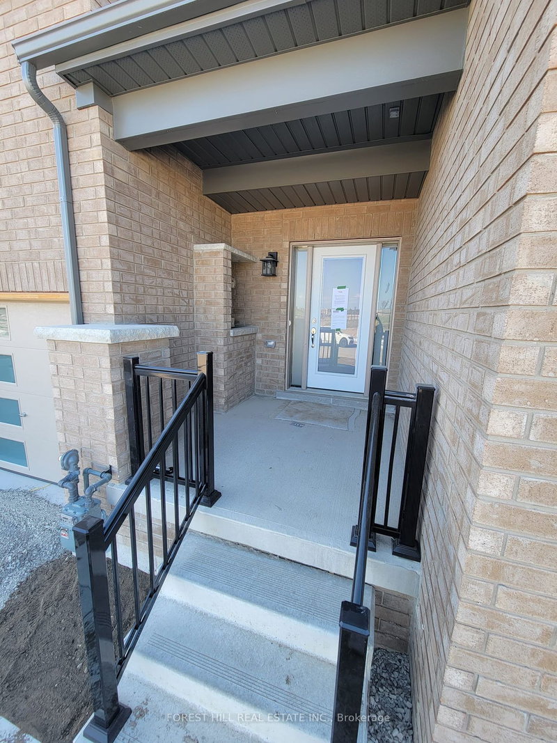 39 Turnberry Lane, Barrie, L9J 0M8 | Image 2