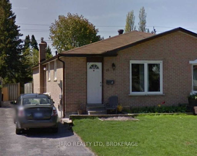 A - 11 College Crescent