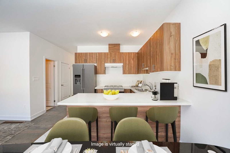 39 Turnberry Lane, Barrie, L9J 0M8 | Image 2