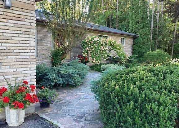 Detached House sold at 279 Lakeshore Road, Oro-Medonte, Rural Oro-Medonte, L0L 2E0 - MLS: S5984309