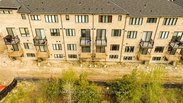 8 Blue Forest Crescent