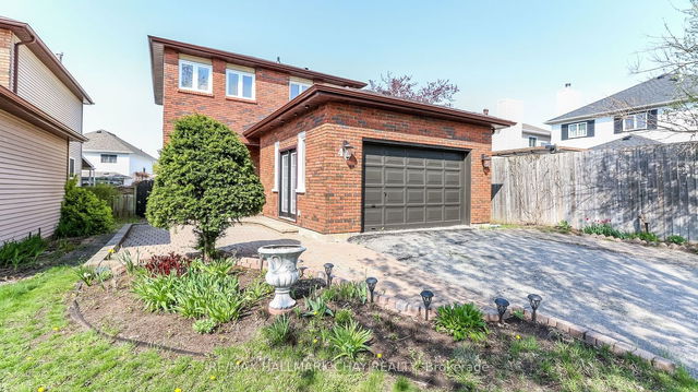 46 Orwell Crescent