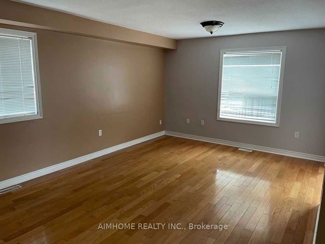32 Bloom Crescent